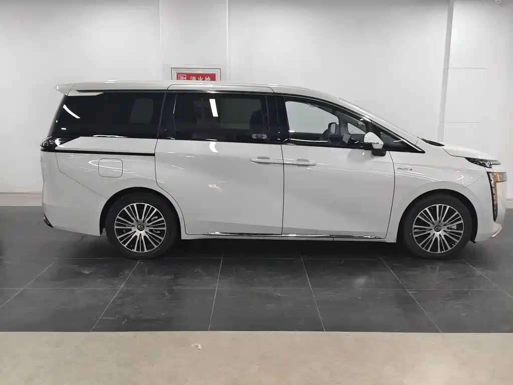 Trumpchi E8 NEV 150 km MAX+