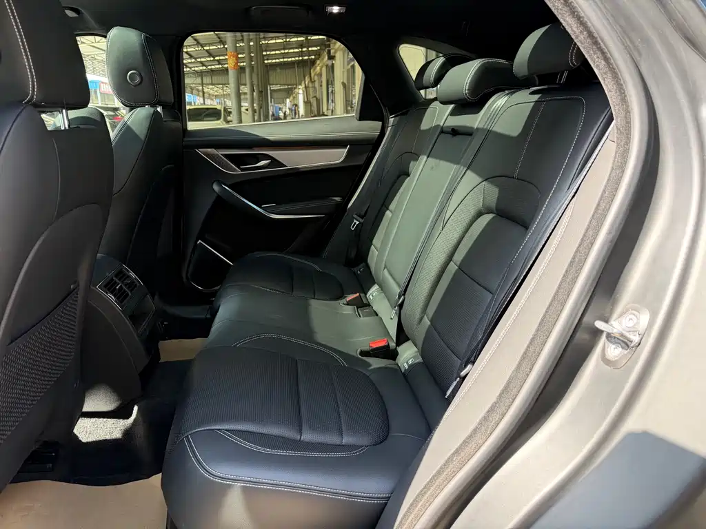 Jaguar F-PACE P250 R-Dynamic SE