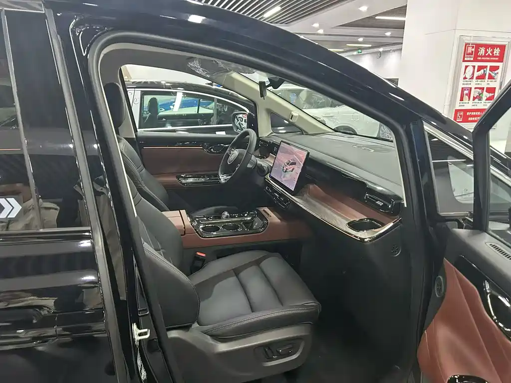 Trumpchi E8 NEV 150 km MAX+