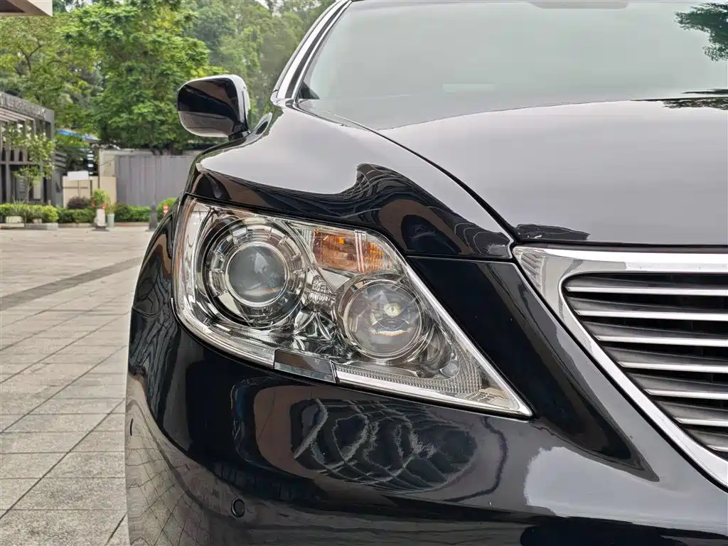 Lexus LS 460 L