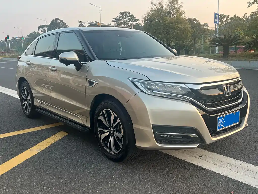 Honda UR-V 240 TURBO 2 WD Luxury CN-V