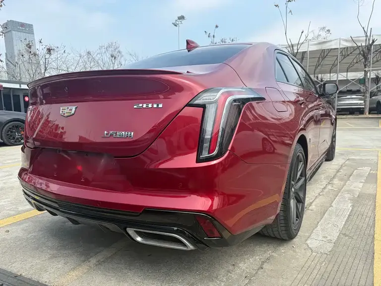 Cadillac CT4 28 T Distinguished