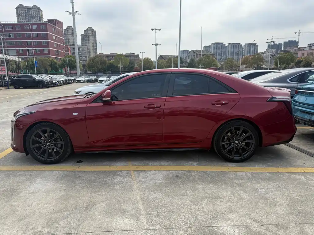 Cadillac CT4 28 T Distinguished