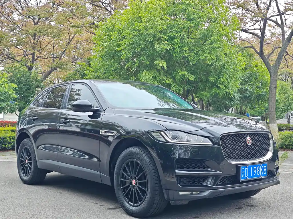 Jaguar F-PACE 2.0 T 4 WD R-Sport Sport