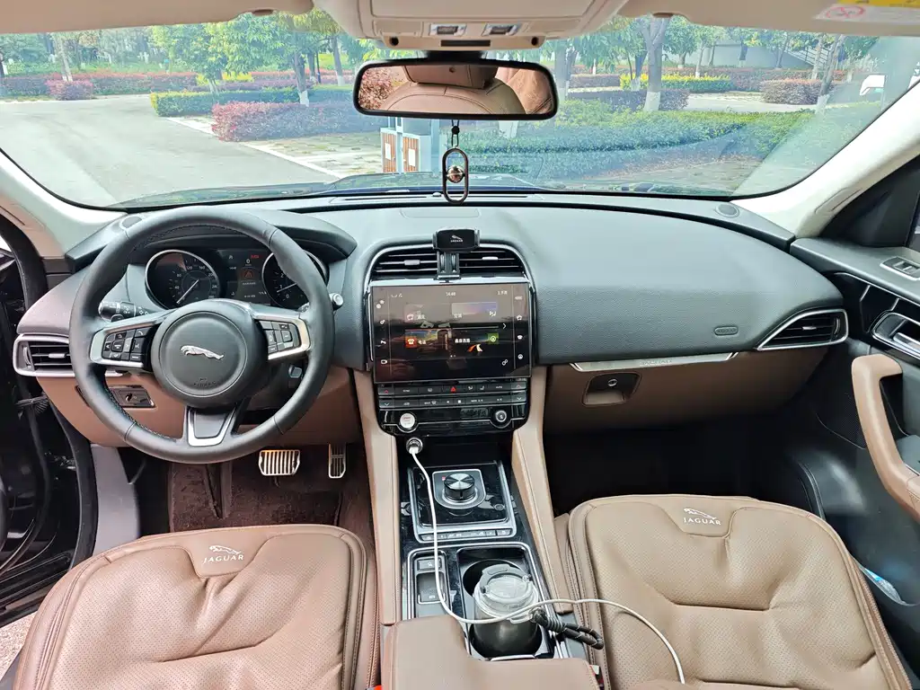 Jaguar F-PACE 2.0 T 4 WD R-Sport Sport