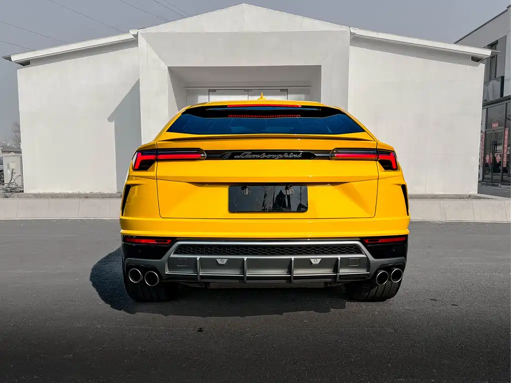 Urus 4.0 T V8