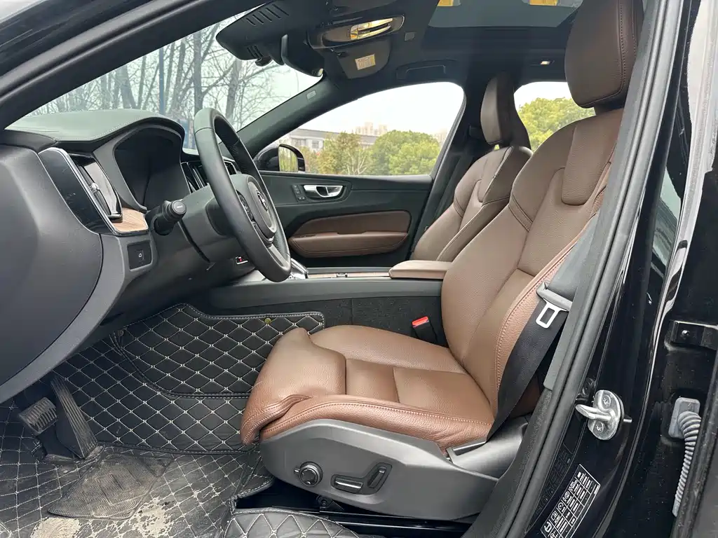 Volvo XC60 B5 4 WD Smart Vision Luxury