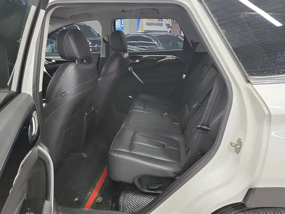 Jetour X90 1.6 T DCT Shadow Supreme 7-seat