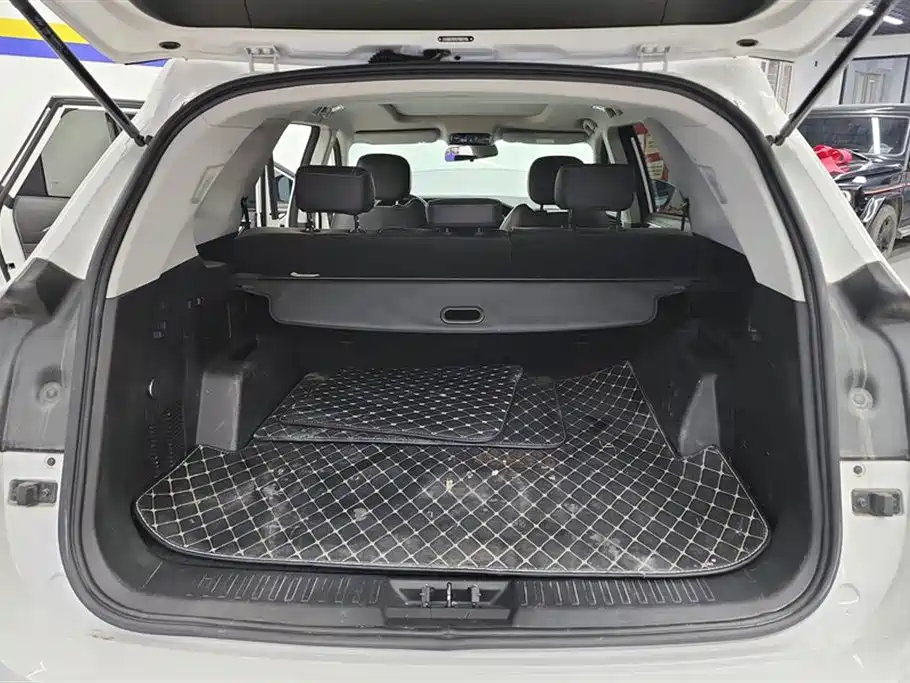 Jetour X90 1.6 T DCT Shadow Supreme 7-seat