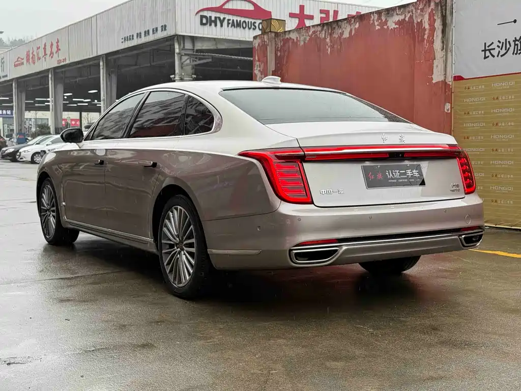 Hongqi H9 2.0 T Connected Flagship