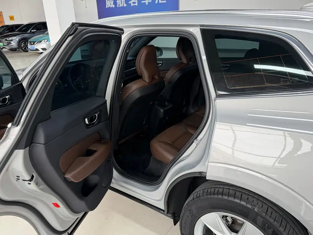 Volvo XC60 B5 4 WD Smart Ease Luxury