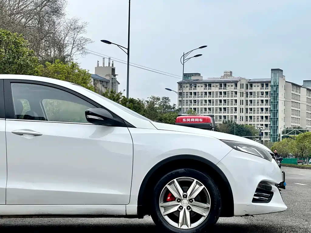 Eado XT 1.6 L Manual Premium Cool CN-V