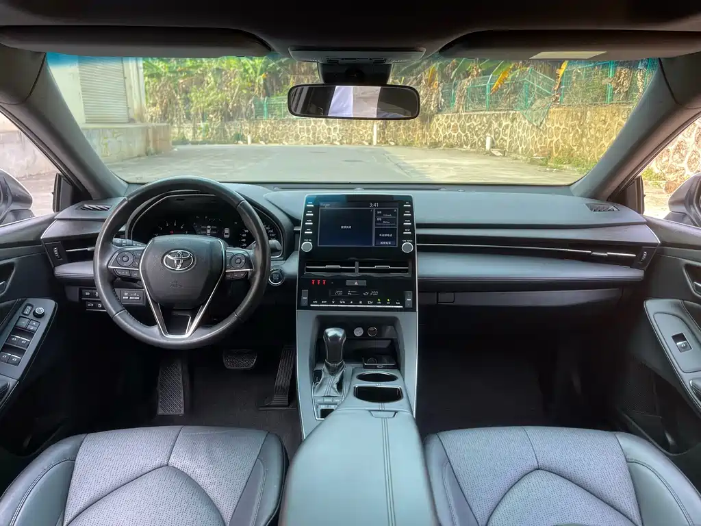 Avalon 2.5 L Luxury