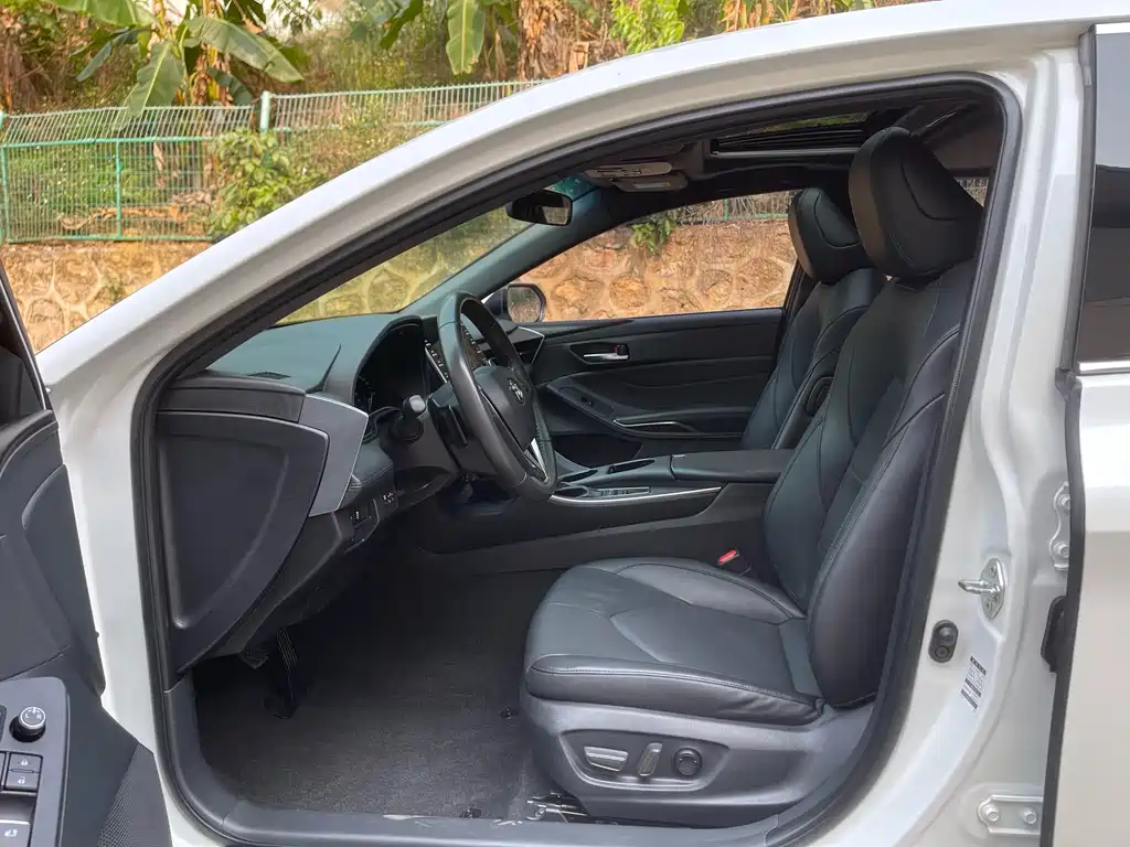 Avalon 2.5 L Luxury