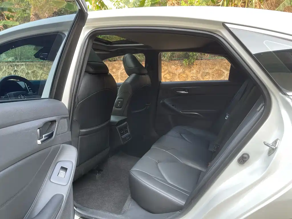 Avalon 2.5 L Luxury
