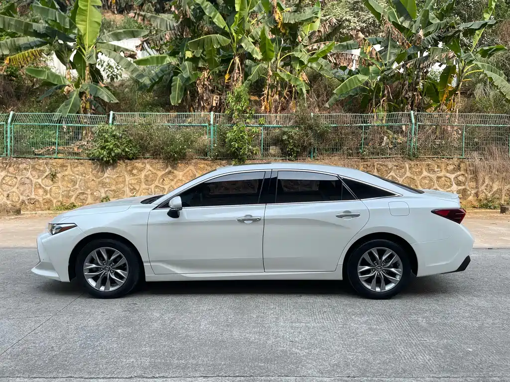 Avalon 2.5 L Luxury