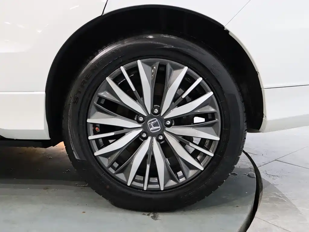 Avancier 370 TURBO 4 WD Premium