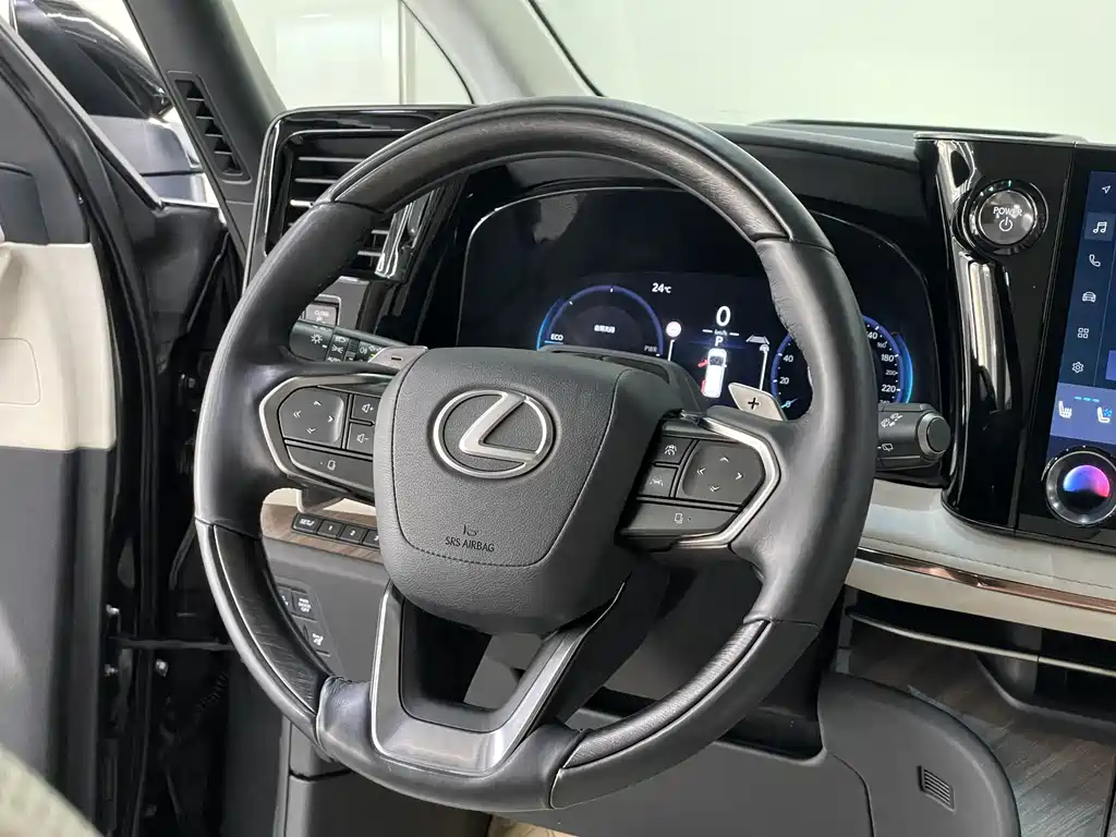Lexus LM 500 h 6-seat Supreme