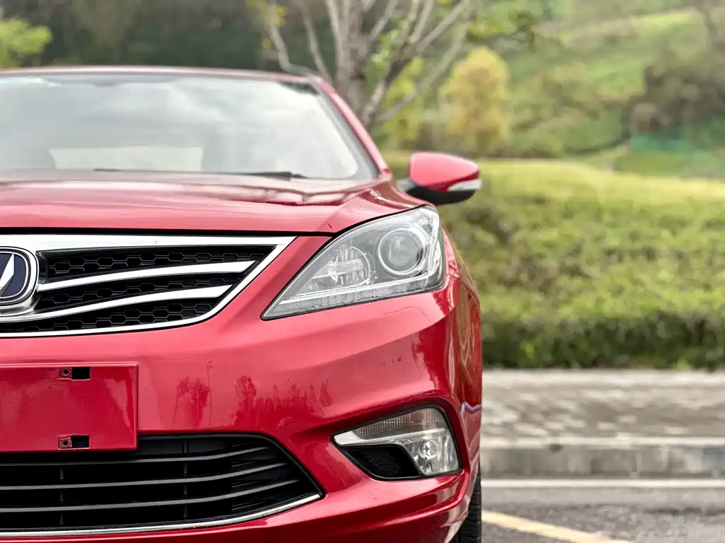 Eado 1.6 L Auto Luxury