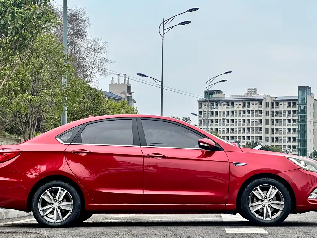 Eado 1.6 L Auto Luxury
