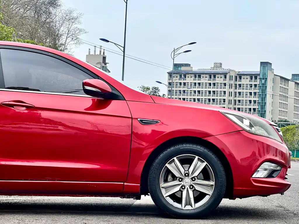 Eado 1.6 L Auto Luxury
