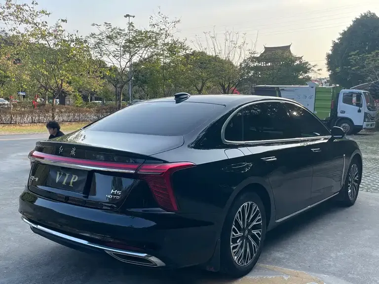 Hongqi H5 2.0 T Auto Connected Flagship Leading