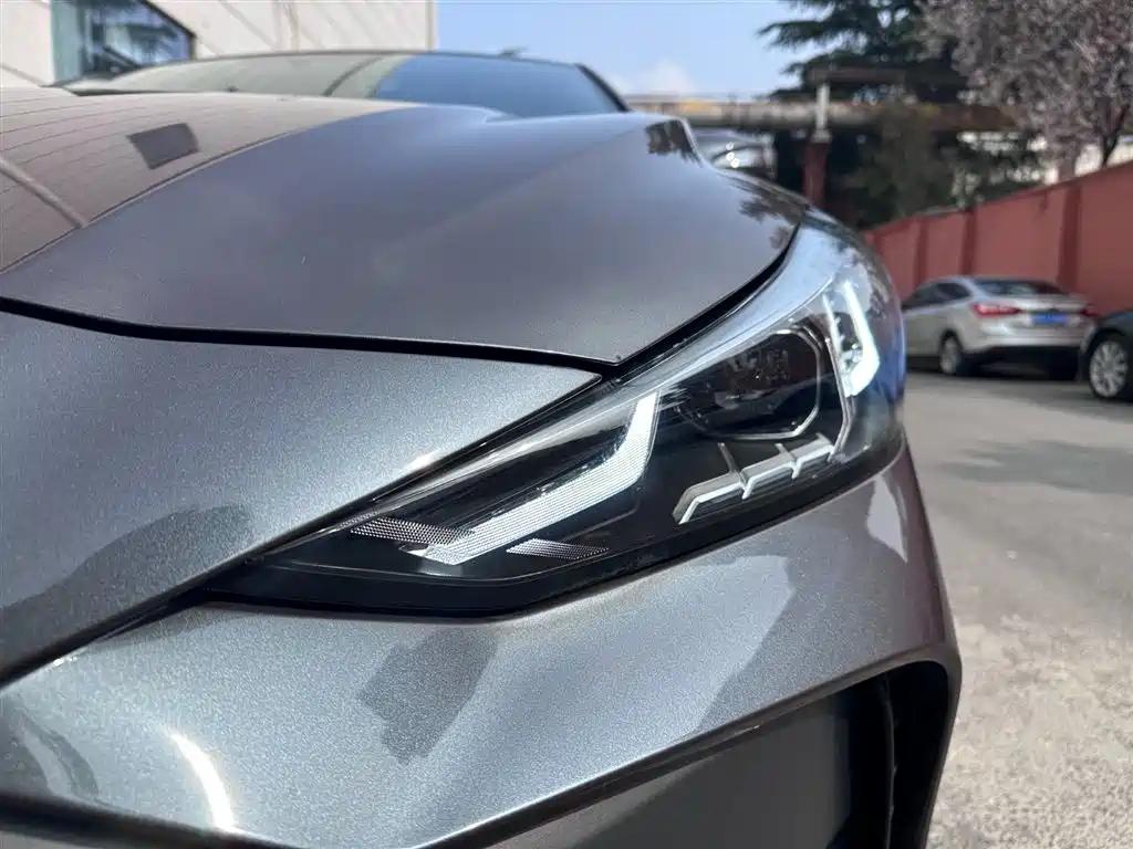 MG5 180 DVVT CVT Luxury