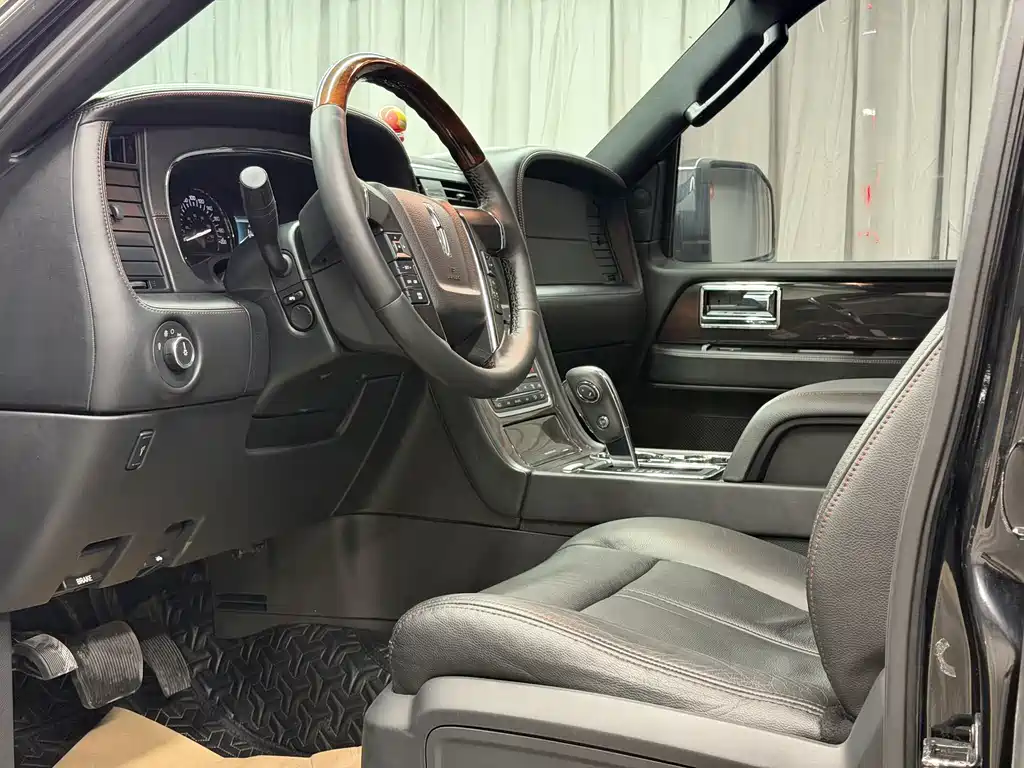 Navigator 3.5 T AWD