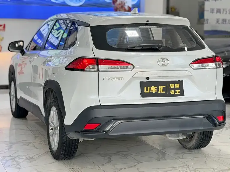 Toyota Frontlander 2.0 L CVT Leading