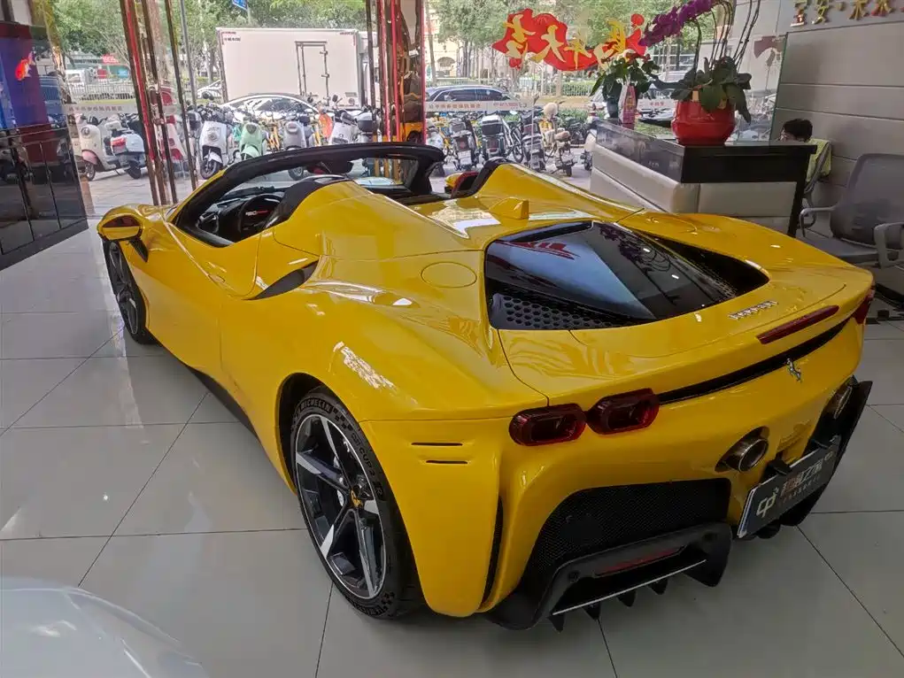 SF90 3.9 T V8 Spider