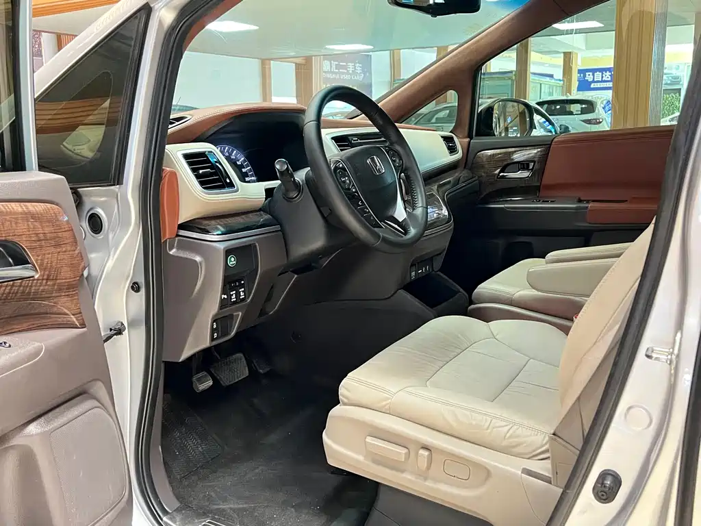 Odyssey Facelift 2.4 L Smart Enjoyment