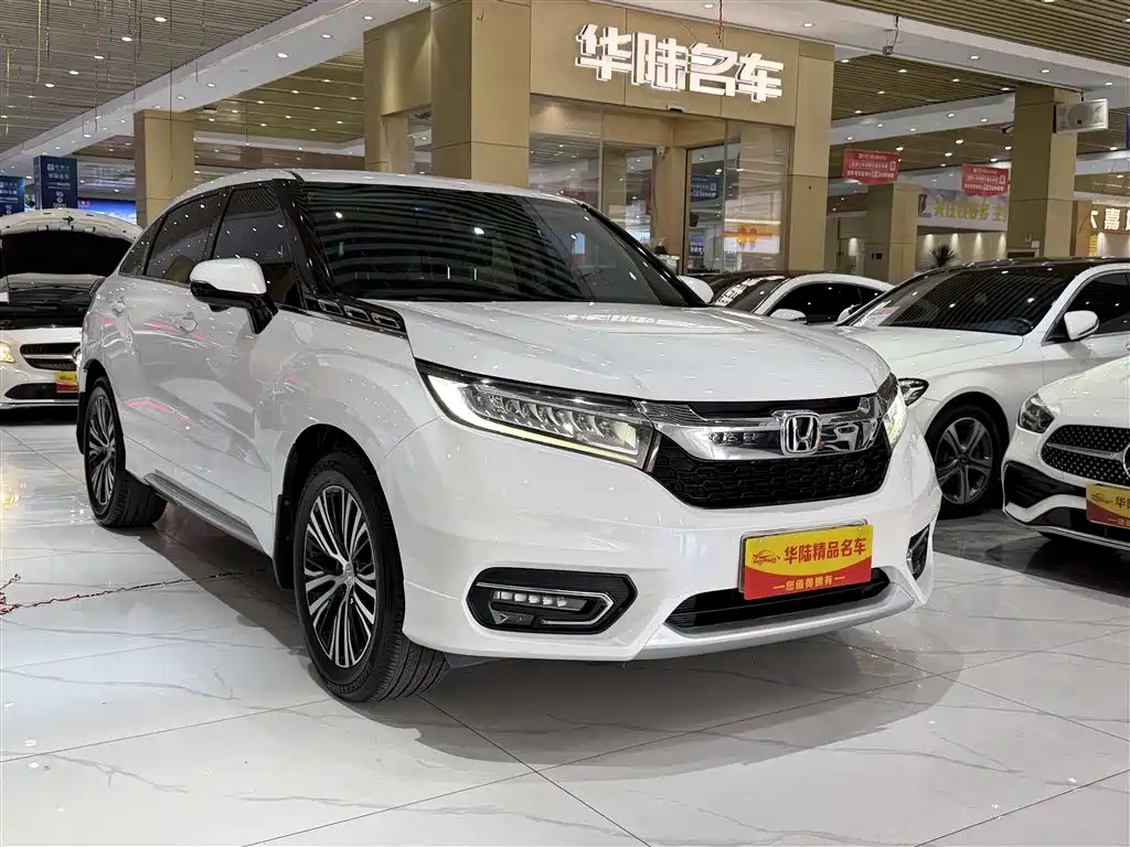 Avancier 370 TURBO 2 WD Luxury