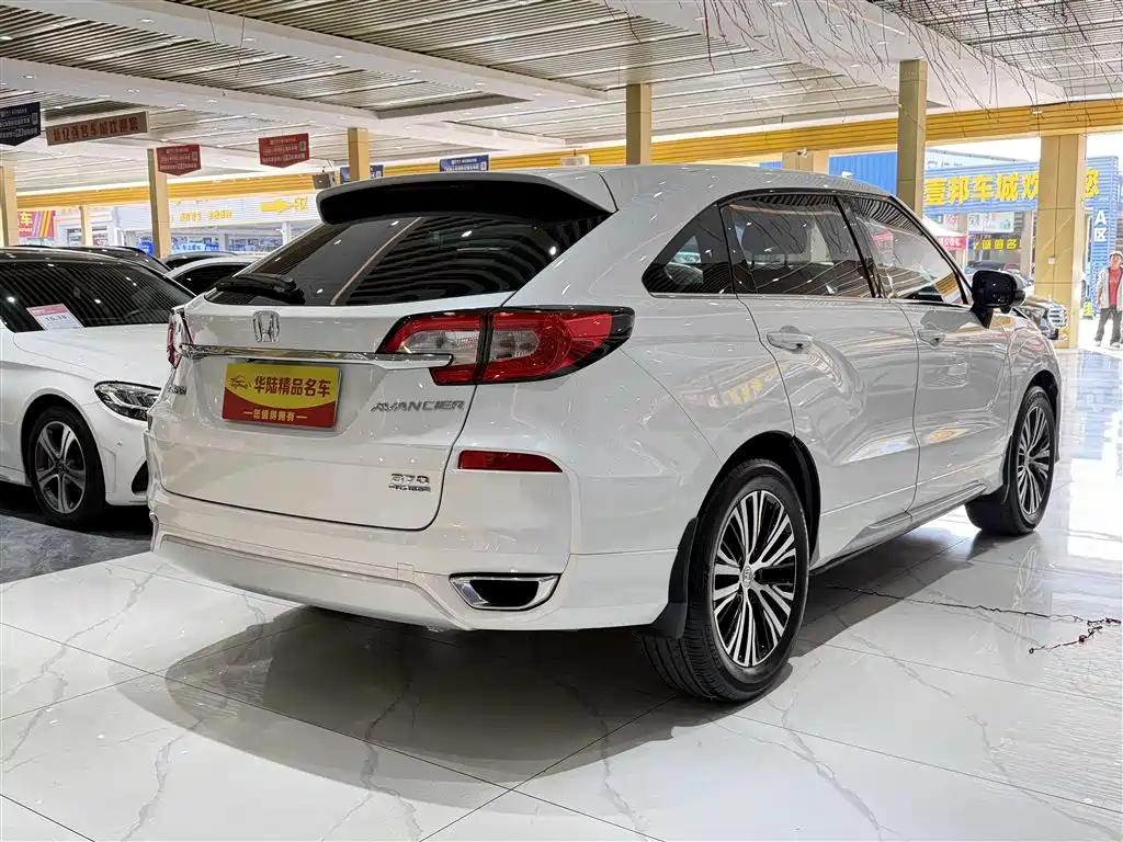 Avancier 370 TURBO 2 WD Luxury