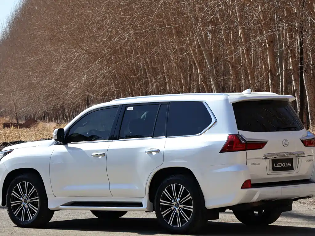 Lexus LX 570 Distinguished Luxury