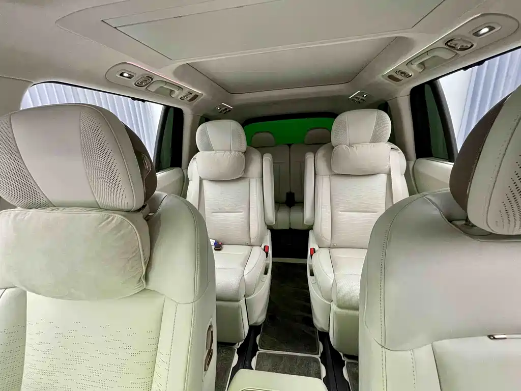 Lynk & Co 900 2.0 T Ultra