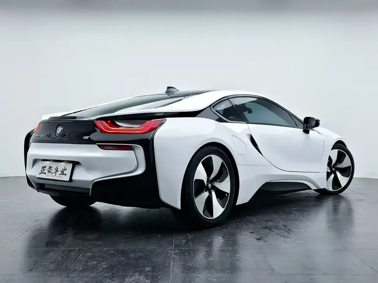 BMW i8 Standard