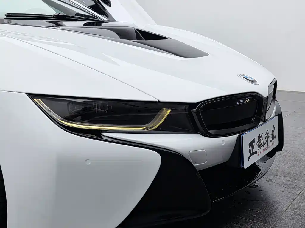 BMW i8 Standard