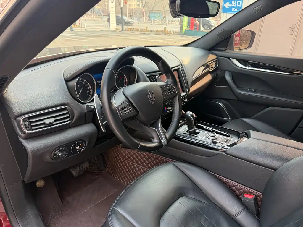 Levante 3.0 T Sport