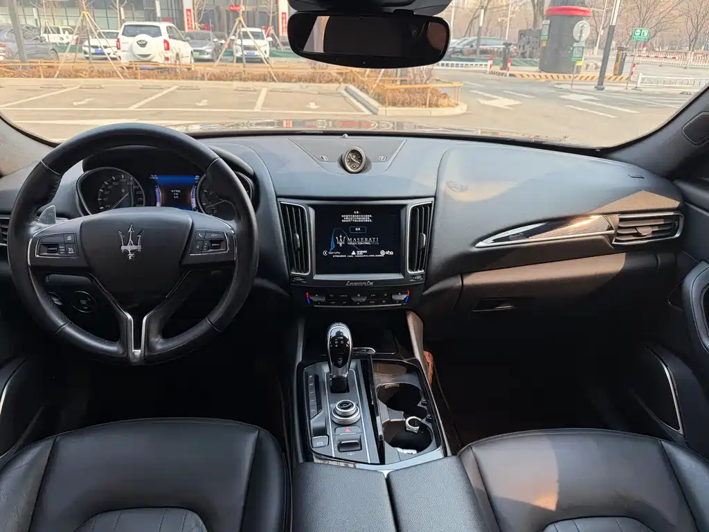 Levante 3.0 T Sport