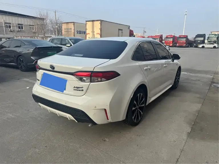 Toyota Levin Dual Engine 1.8 H E-CVT Sport