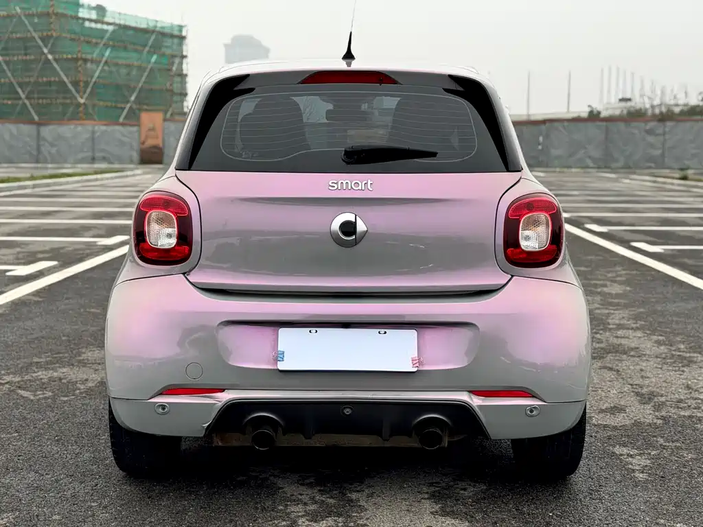 smart forfour 0.9 T 66 kW Pioneer