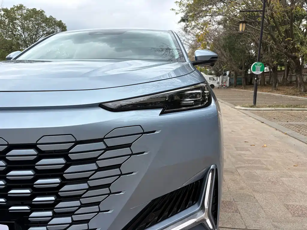 Changan UNI-K 2.0 T Distinguished