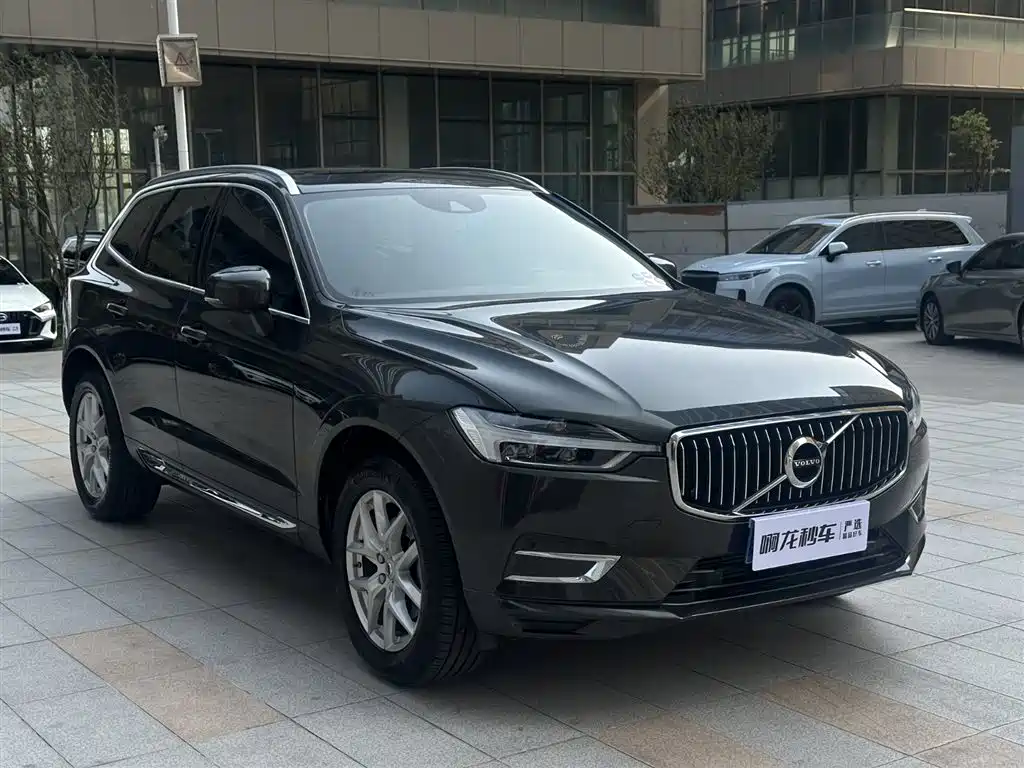 Volvo XC60 T5 4 WD Smart Ease Luxury