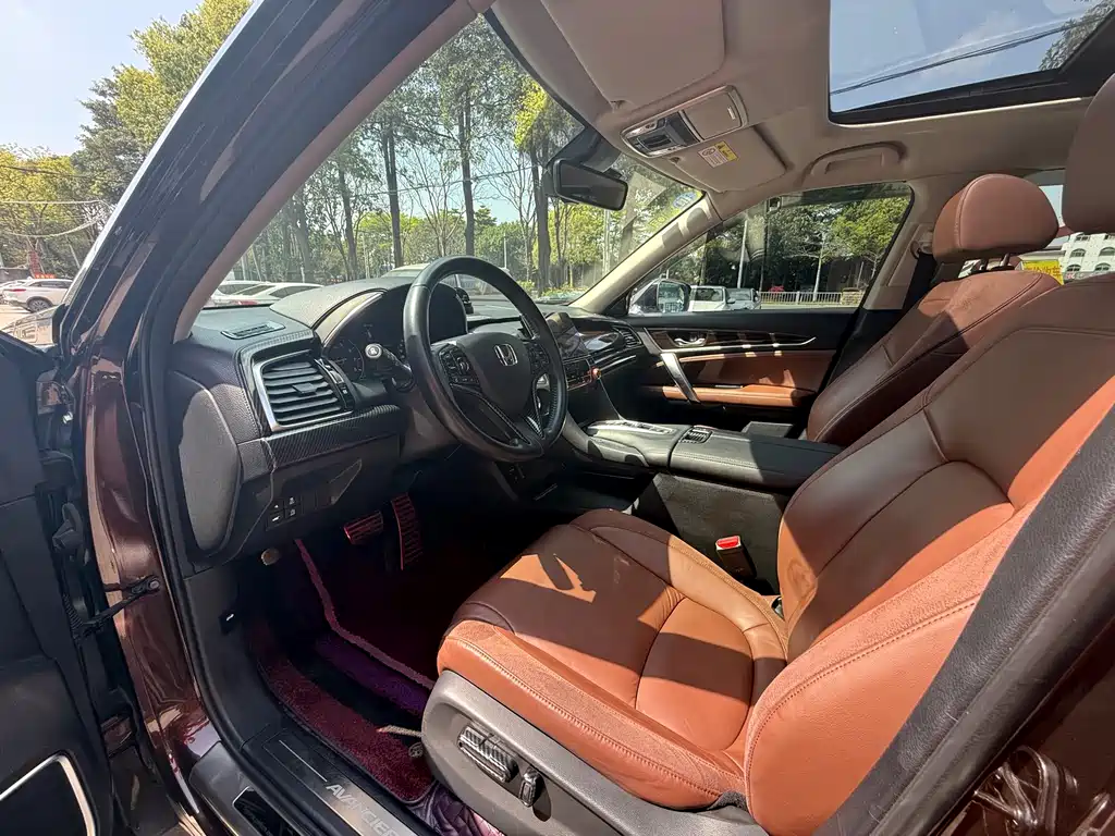 Avancier 370 TURBO 4 WD Premium