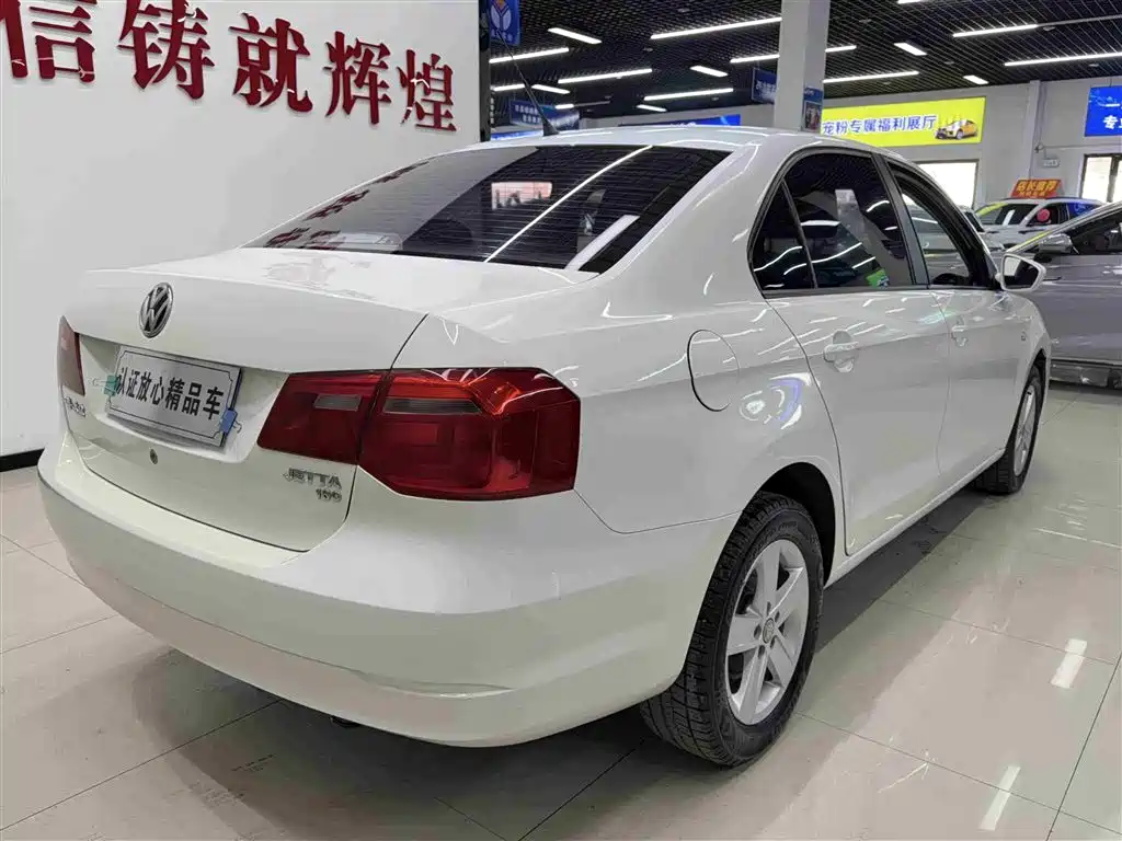 Jetta 1.6 L Manual Fashion