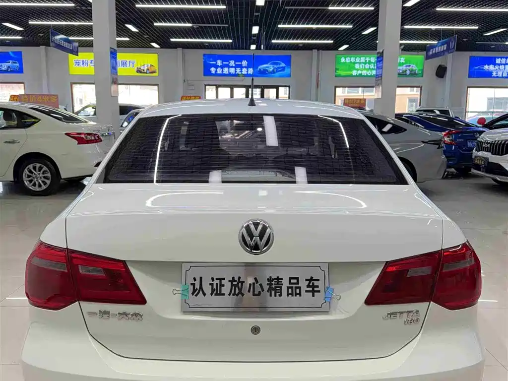 Jetta 1.6 L Manual Fashion