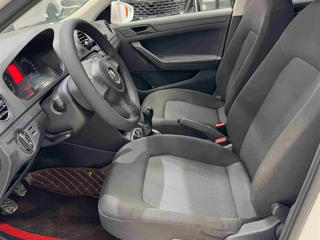Jetta 1.6 L Manual Fashion