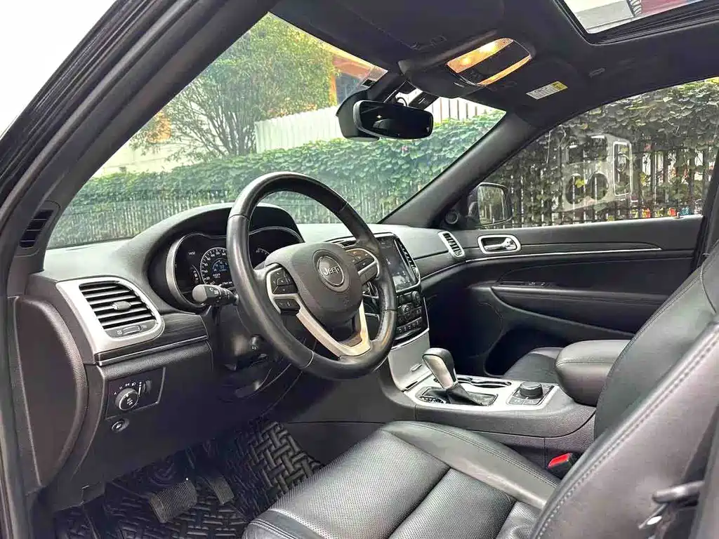 Grand Cherokee (Import) 3.0 L Elite Navigation