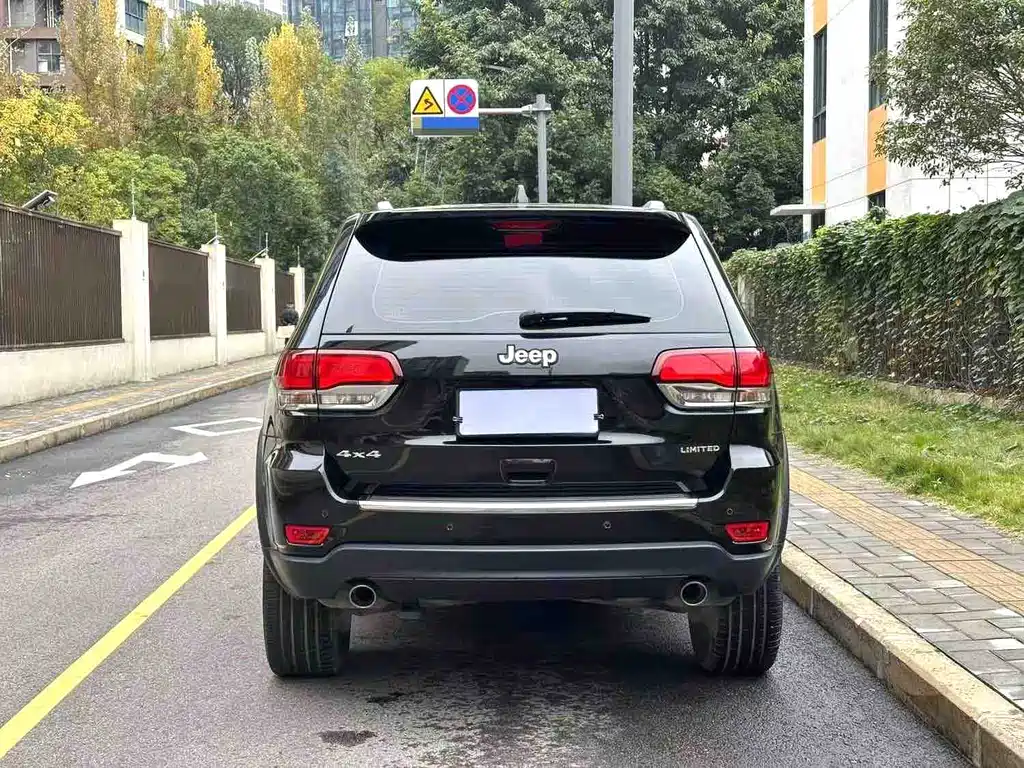 Grand Cherokee (Import) 3.0 L Elite Navigation