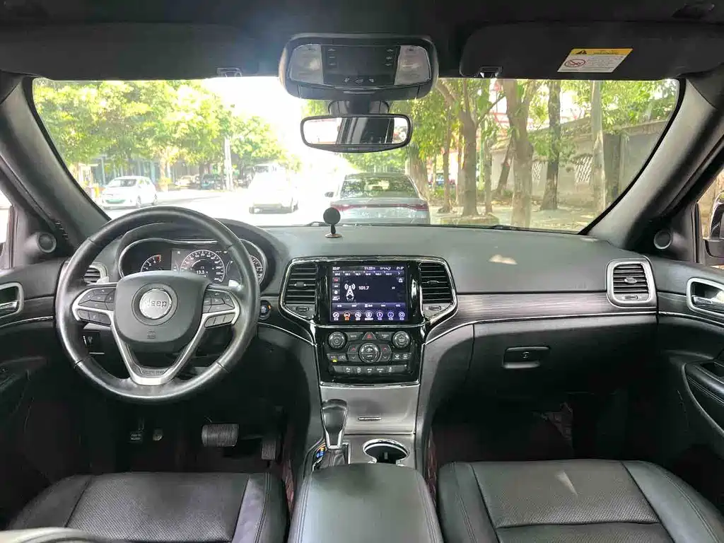 Grand Cherokee (Import) 3.0 L Elite Navigation